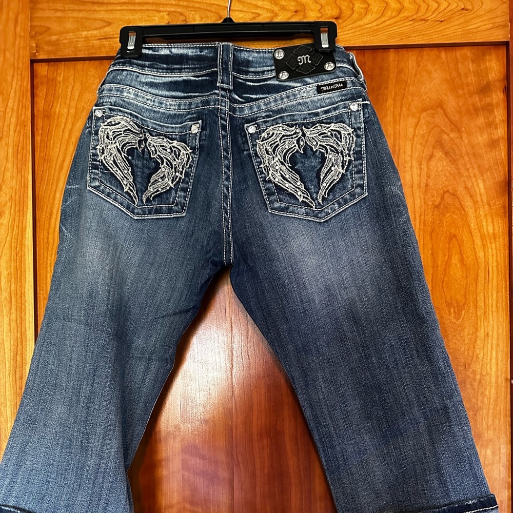 Miss Me Mid-Rise Stretch Cuffed Capris